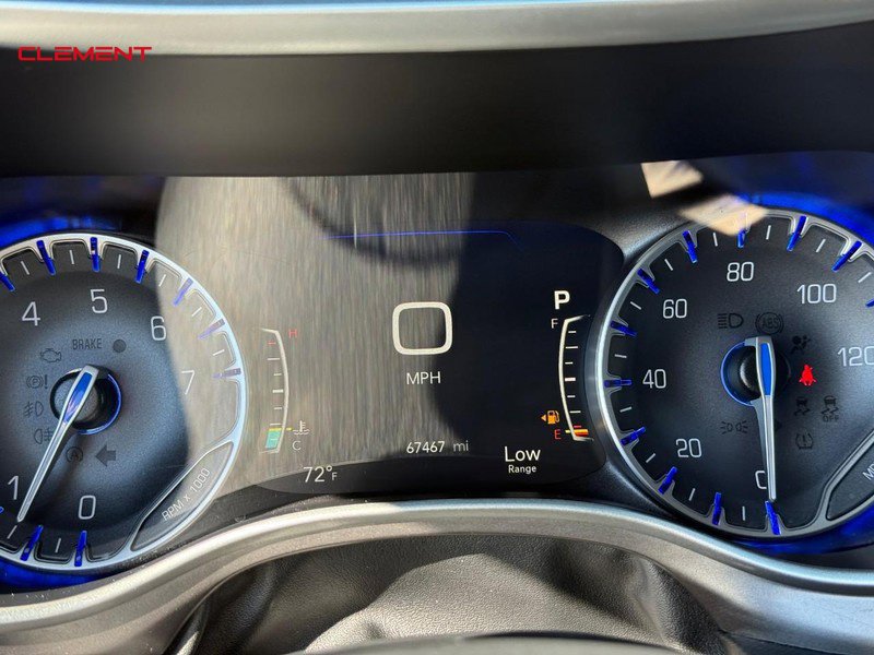 Used 2023 Chrysler Pacifica Touring-L FWD image 27