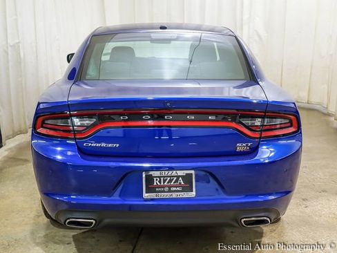 Used 2018 Dodge Charger SXT RWD image 8