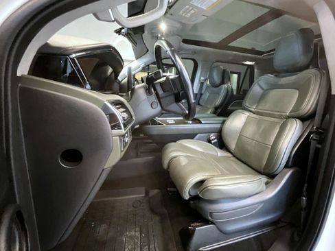 Used 2022 Lincoln Navigator L Black Label image 10