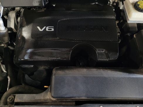 Used 2020 Nissan Pathfinder S image 30