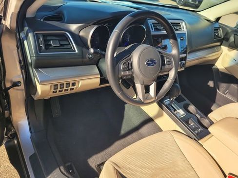 Used 2017 Subaru Outback 2.5i Premium image 12