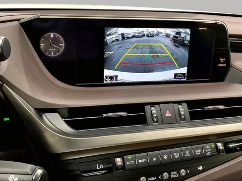 Used 2019 Lexus ES 300h w/ Premium Package FWD image 26