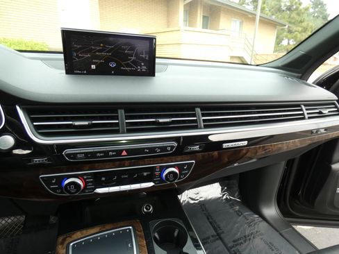 Used 2017 Audi Q7 3.0T Prestige w/ Prestige Package image 66