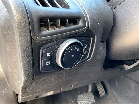 Used 2015 Ford Focus SE w/ Equipment Group 201A image 35