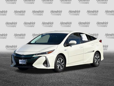Used 2017 Toyota Prius Prime Premium image 9