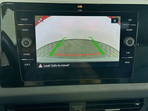 Used 2025 Volkswagen Jetta SE image 22