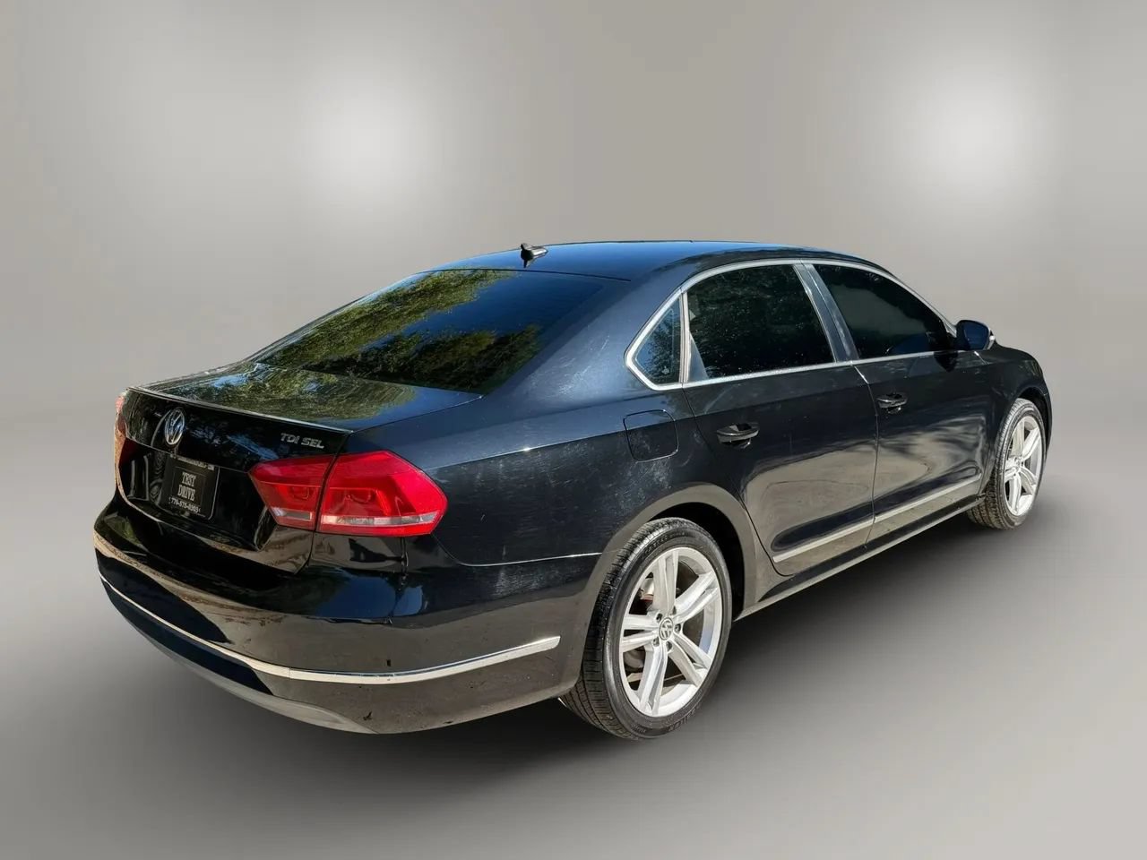 Used 2013 Volkswagen Passat TDI SEL Premium FWD image 8