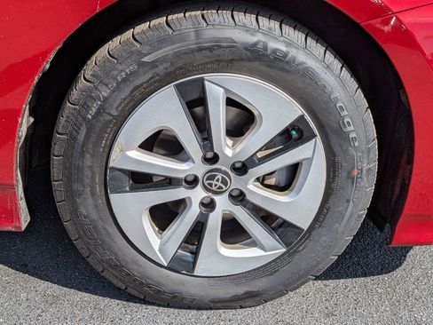 Used 2016 Toyota Prius Four image 13