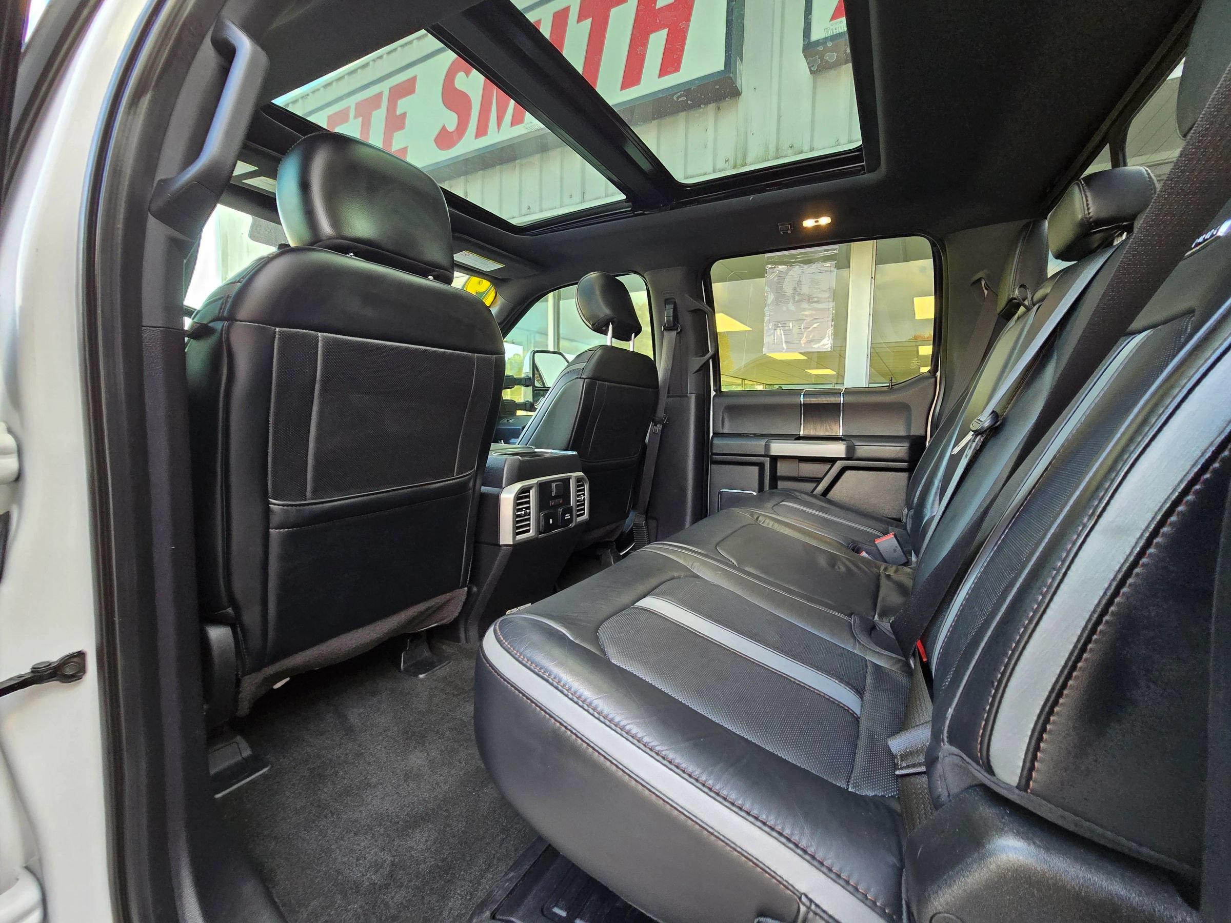 Used 2019 Ford F250 Platinum w/ Platinum Ultimate Package AWD/4WD image 18