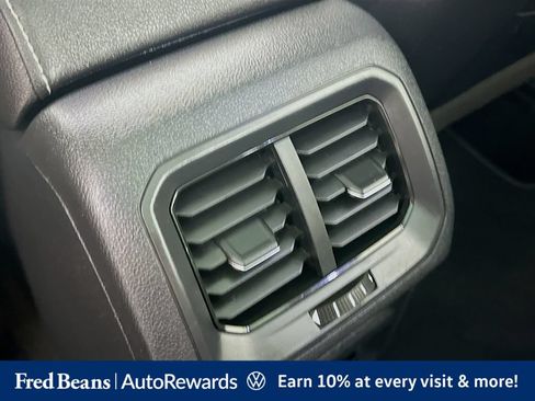 Certified 2023 Volkswagen Tiguan SE w/ Panoramic Sunroof Package AWD/4WD image 31