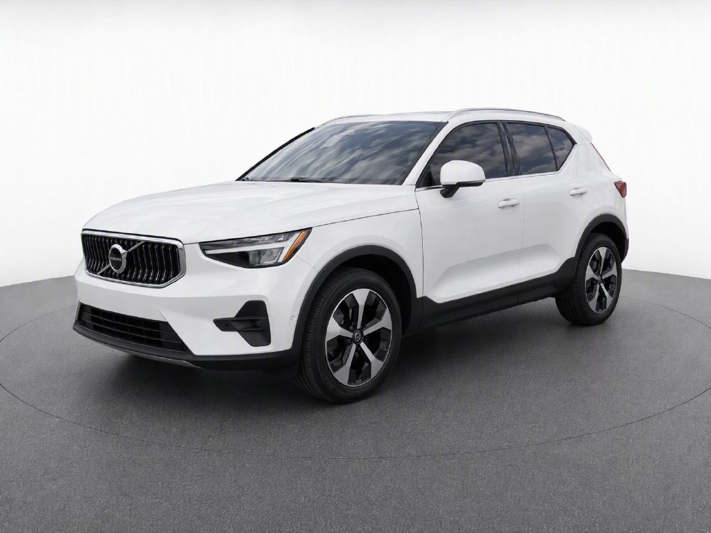 Used 2025 Volvo XC40 B5 Plus AWD/4WD image 3