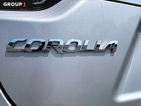 Used 2020 Toyota Corolla LE FWD image 32