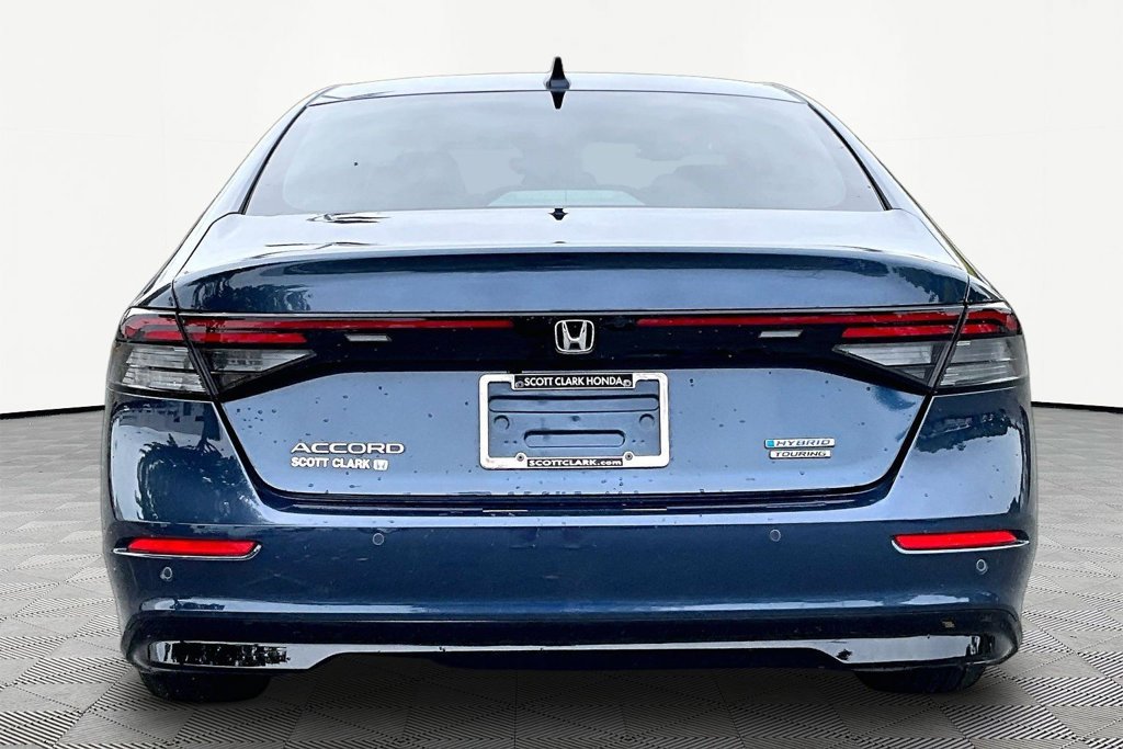 Used 2024 Honda Accord Touring image 7