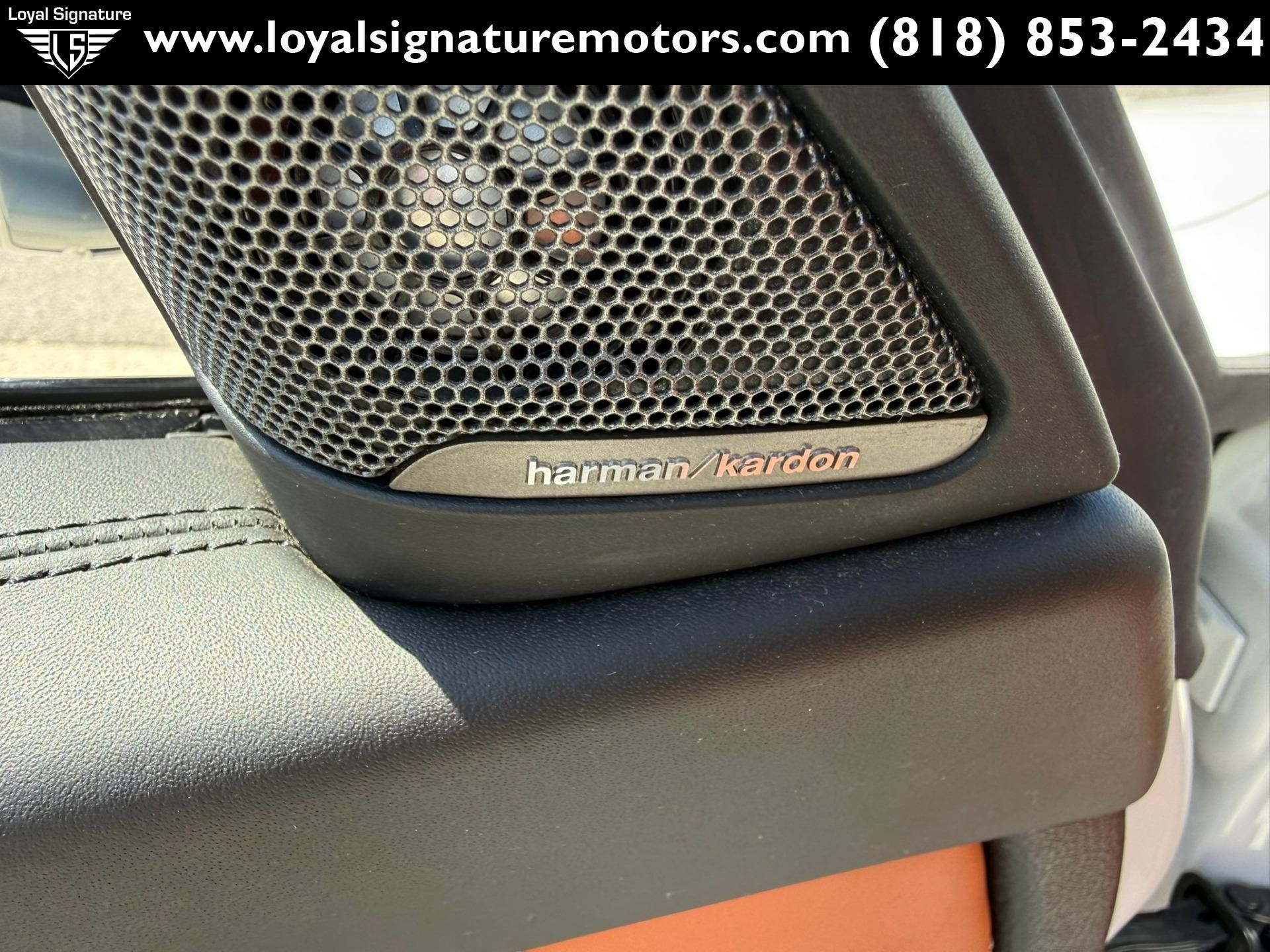 Used 2017 BMW M4 Convertible RWD image 18