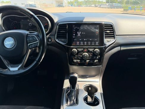 Used 2020 Jeep Grand Cherokee Altitude RWD image 24