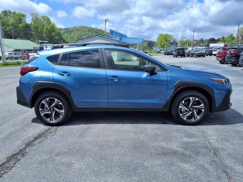 Used 2024 Subaru Crosstrek 2.0i Premium image 5