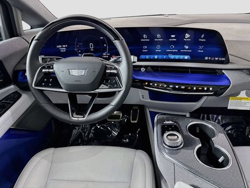 Certified 2025 Cadillac Optiq Sport 1 AWD/4WD image 24