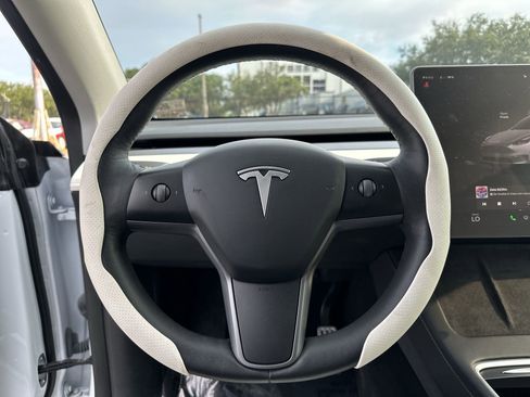 Used 2022 Tesla Model Y Performance AWD/4WD image 11