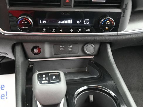 Used 2024 Nissan Rogue SV AWD/4WD image 11