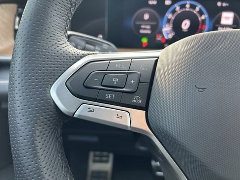New 2026 Volkswagen Tiguan SEL R-Line AWD/4WD image 18