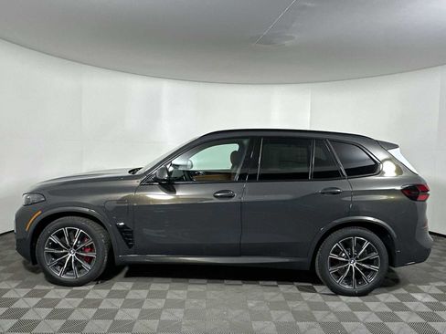 New 2026 BMW X5 xDrive50e w/ M Sport Package image 4