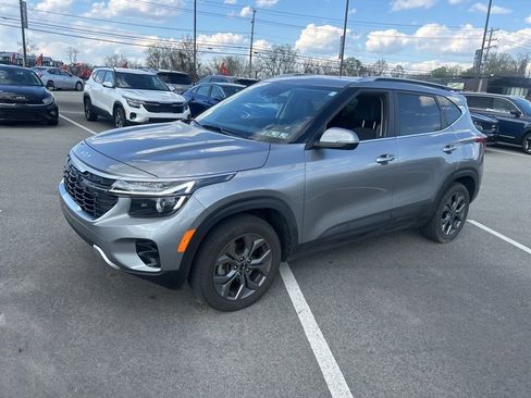 Used 2024 Kia Seltos S image 3