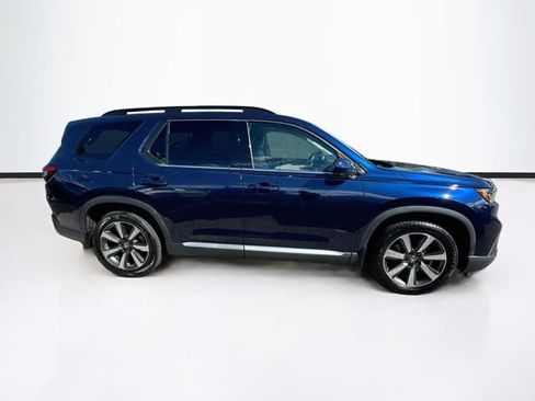 Certified 2025 Honda Pilot Touring image 10