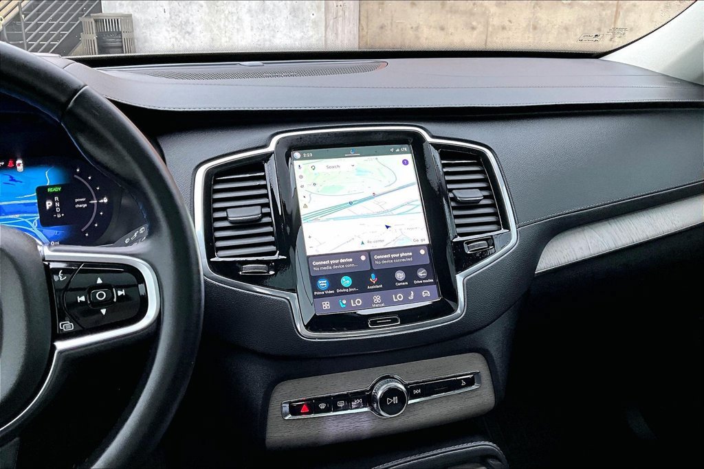 Certified 2024 Volvo XC90 T8 Ultimate w/ Protection Package Premier AWD/4WD image 7