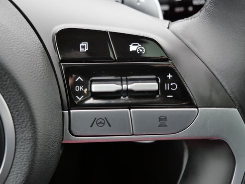 Certified 2024 Hyundai Tucson Limited image 32