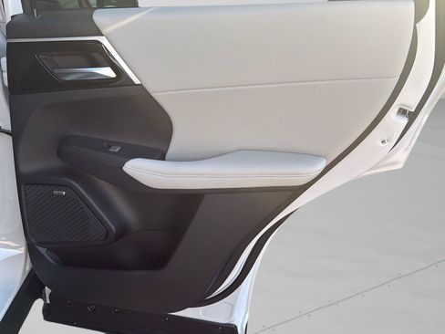 New 2026 Mitsubishi Outlander SE AWD/4WD image 30