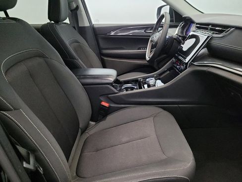 Used 2023 Jeep Grand Cherokee Laredo w/ Luxury Tech Group I image 21