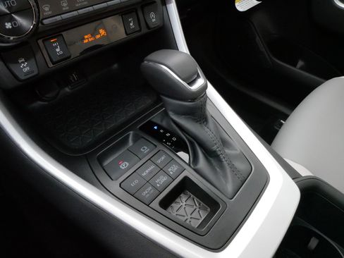 Certified 2025 Toyota RAV4 XLE Premium image 24