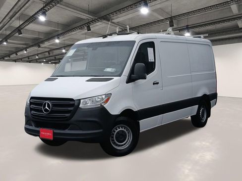 Used 2021 Mercedes-Benz Sprinter 2500 image 1