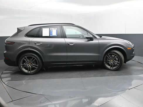 Used 2023 Porsche Cayenne AWD/4WD image 35