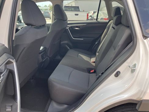 Used 2025 Toyota RAV4 XLE FWD image 8