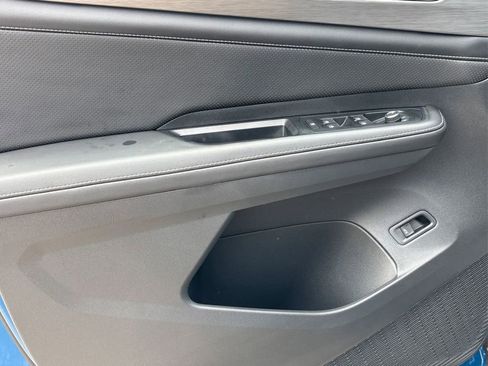 Used 2025 Volkswagen Atlas Cross Sport SE image 26