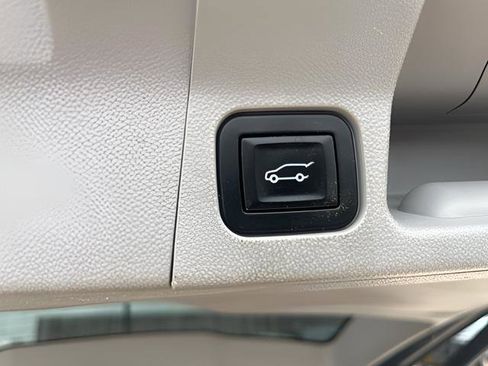 Used 2018 GMC Acadia SLT FWD image 26