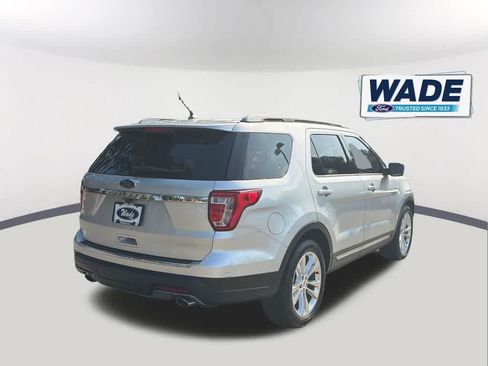 Certified 2018 Ford Explorer XLT w/ Equipment Group 202A FWD image 5