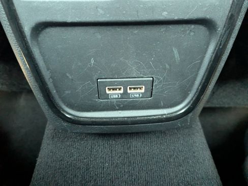 Used 2020 Chrysler 300 S image 16