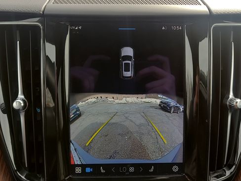 Used 2023 Volvo XC60 B5 Ultimate image 27