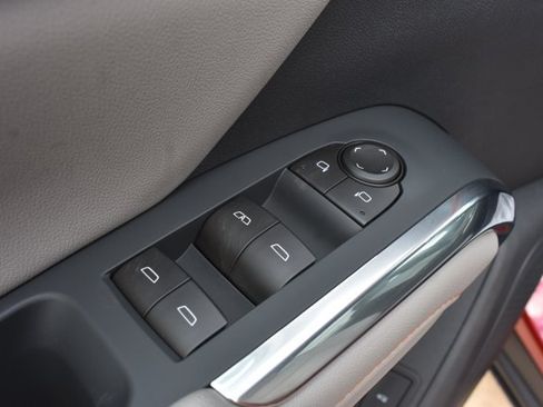 New 2026 Chevrolet Traverse LT w/ Driver Confidence Package FWD image 12
