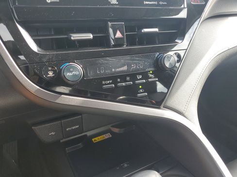 Used 2023 Toyota Camry XSE image 29