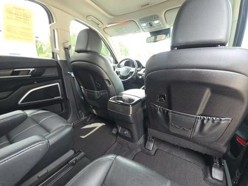Used 2022 Kia Telluride EX w/ EX Premium Package AWD/4WD image 17