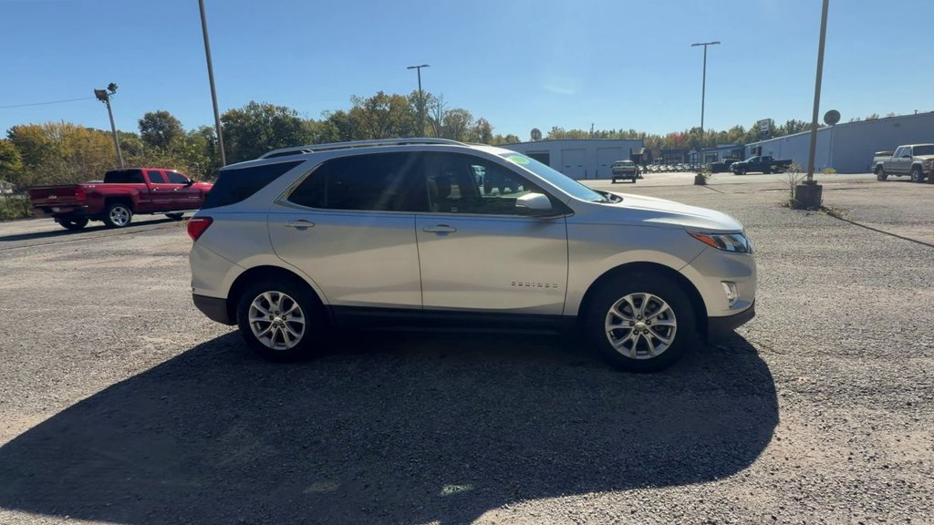 Used 2018 Chevrolet Equinox LT w/ Sun & Infotainment Package FWD image 9