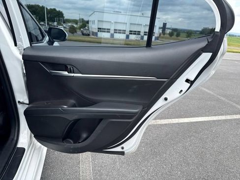 Used 2024 Toyota Camry SE w/ Cold Weather Package FWD image 16