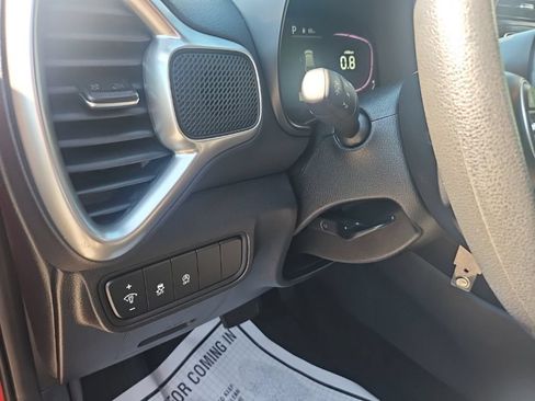 Used 2023 Kia Soul LX w/ LX Technology Package FWD image 11