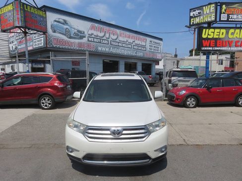 Used 2013 Toyota Highlander SE AWD/4WD image 6