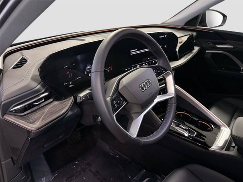 Certified 2025 Audi Q5 Premium w/ Convenience Package AWD/4WD image 9
