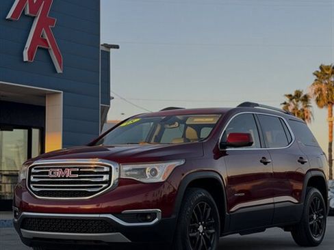 Used 2018 GMC Acadia SLT image 1