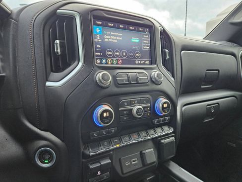 Used 2021 GMC Sierra 2500 AT4 w/ AT4 Premium Plus Package image 16